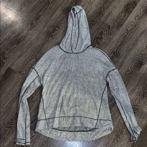 Lululemon lightweight pullover- Size 6